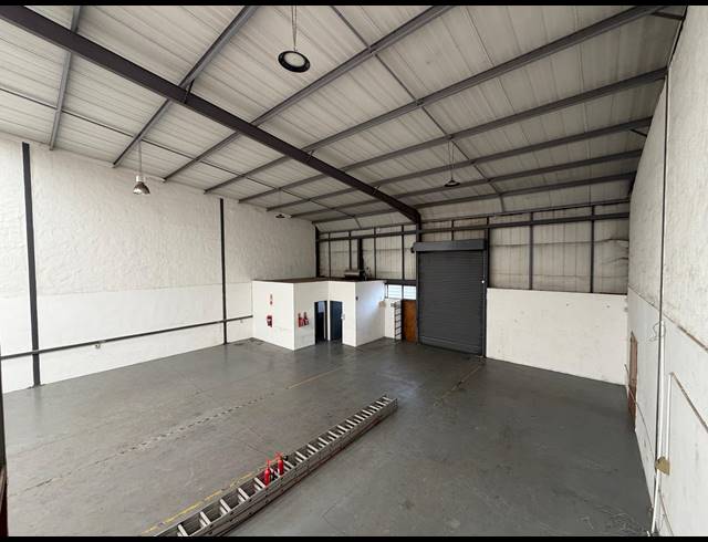 666M² WAREHOUSE TO LET IN HALFWAY HOUSE